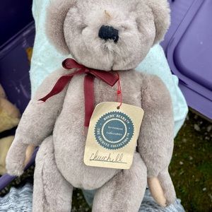 Boyd’s Bear Churchhill